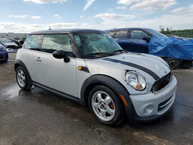 WMWSU3C50BT098192 - 2011 MINI COOPER SILVER photo 4