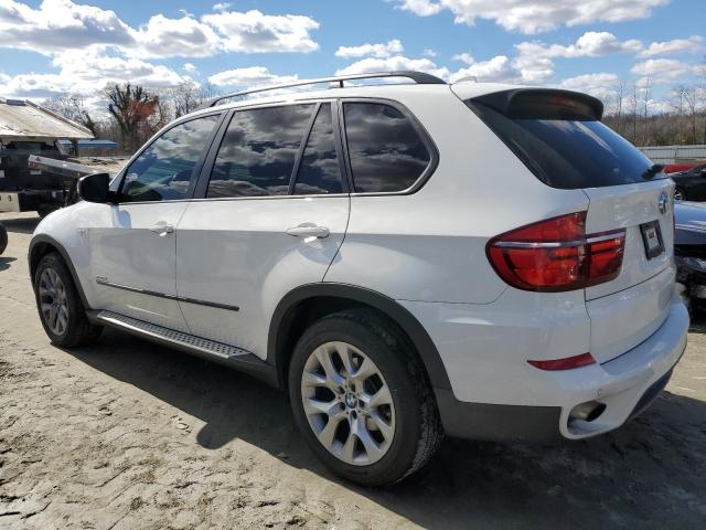 5UXZV4C52D0B14502 - 2013 BMW X5 XDRIVE35I WHITE photo 2