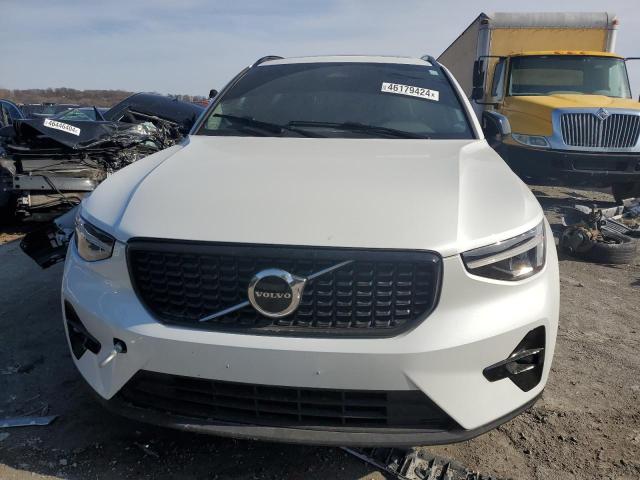 YV4L12UW2P2994540 - 2023 VOLVO XC40 MOMEN PLUS WHITE photo 5