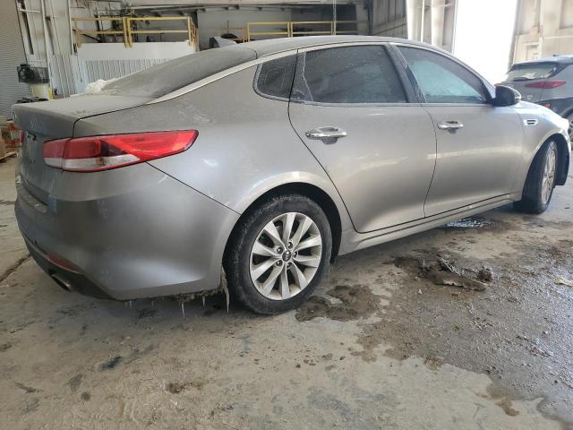 5XXGT4L36JG272474 - 2018 KIA OPTIMA LX 银色 照片 3