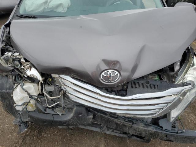 5TDYK3DCXBS050116 - 2011 TOYOTA SIENNA XLE GRAY photo 11