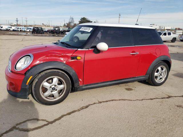 2011 MINI COOPER, 