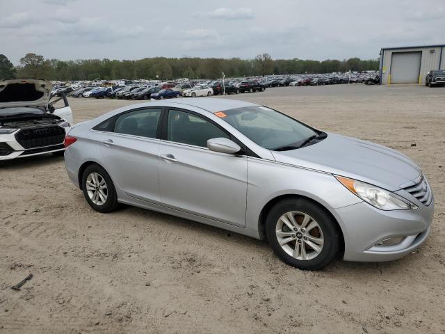 5NPEB4AC6DH567919 - 2013 HYUNDAI SONATA GLS SILVER photo 4