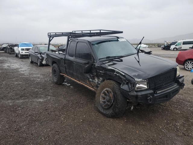 4TAWN72N0YZ607368 - 2000 TOYOTA TACOMA XTRACAB BLACK photo 4