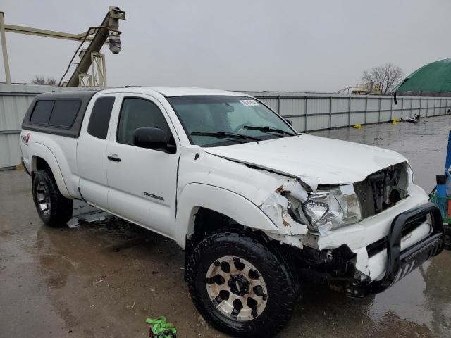 5TEUU42NX6Z286311 - 2006 TOYOTA TACOMA ACCESS CAB WHITE photo 4