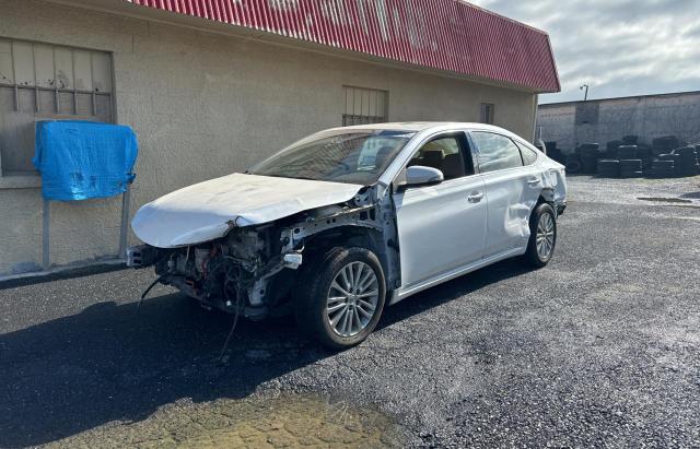 4T1BD1EB6DU001435 - 2013 TOYOTA AVALON HYBRID WHITE photo 2