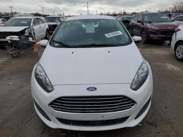 3FADP4BJ4HM104855 - 2017 FORD FIESTA SE WHITE photo 5