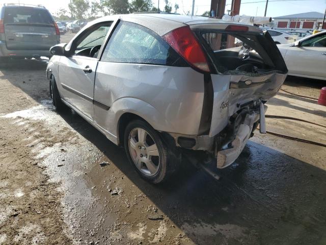 3FAFP31383R133213 - 2003 FORD FOCUS ZX3 SILVER photo 2