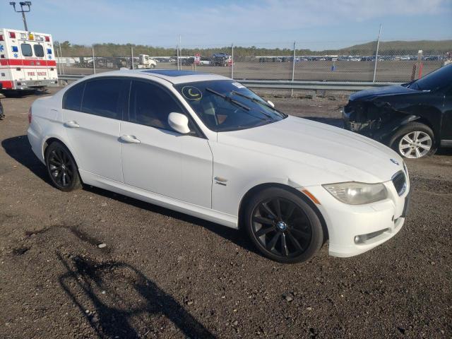 WBAPK5C5XBF124769 - 2011 BMW 328 XI SULEV WHITE photo 4