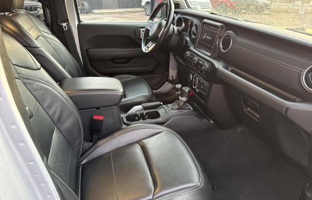 1C4JJXP60NW172988 - 2022 JEEP WRANGLER U SAHARA 4XE SILVER photo 5