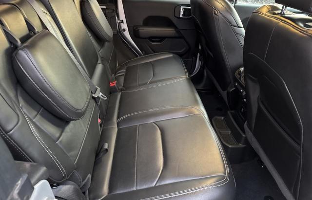 1C4JJXP60NW172988 - 2022 JEEP WRANGLER U SAHARA 4XE SILVER photo 6