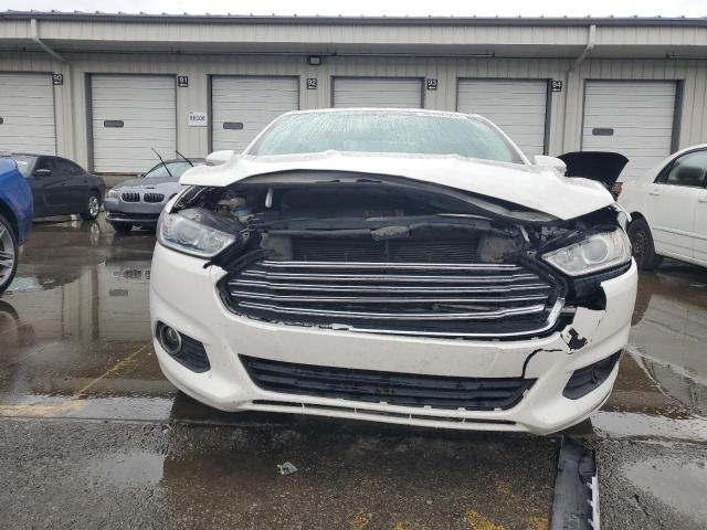 3FA6P0HD8GR398944 - 2016 FORD FUSION SE WHITE photo 5