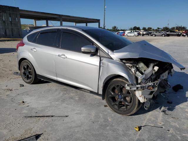 1FADP3K25EL284122 - 2014 FORD FOCUS SE SILVER photo 4