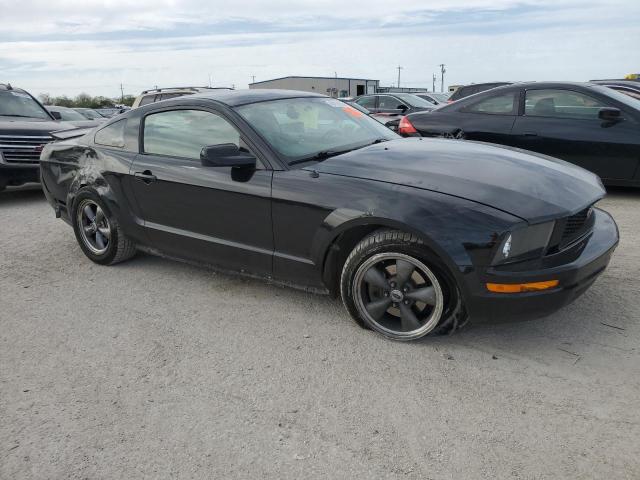 1ZVFT80N565176854 - 2006 FORD MUSTANG BLACK photo 4