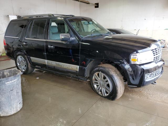 5LMFU28548LJ05752 - 2008 LINCOLN NAVIGATOR BLACK photo 4