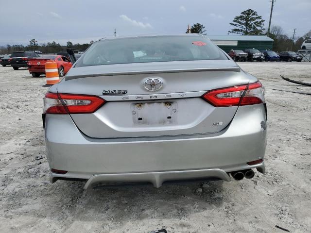 4T1B11HK6JU678257 - 2018 TOYOTA CAMRY L SILVER photo 6