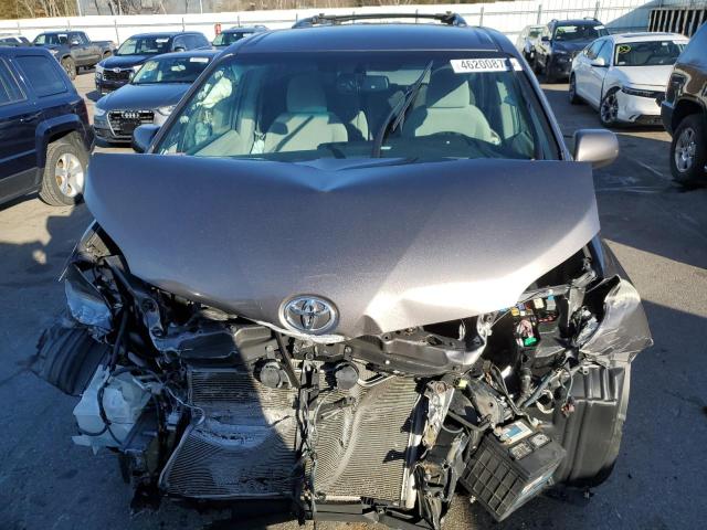 5TDKK3DC7FS550469 - 2015 TOYOTA SIENNA LE GRAY photo 5