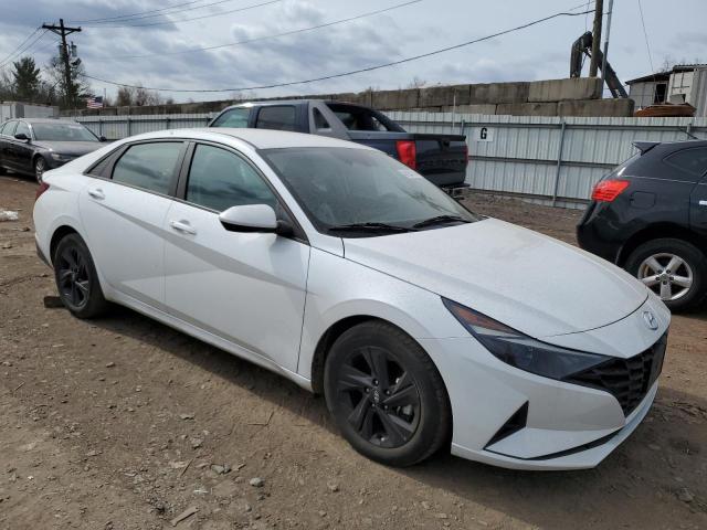 5NPLM4AG8MH032935 - 2021 HYUNDAI ELANTRA SEL WHITE photo 4