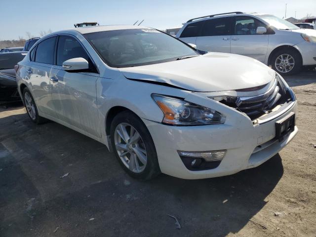 1N4AL3AP4FC483143 - 2015 NISSAN ALTIMA 2.5 WHITE photo 4