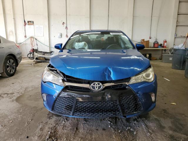 4T1BF1FK2GU528983 - 2016 TOYOTA CAMRY LE BLUE photo 5