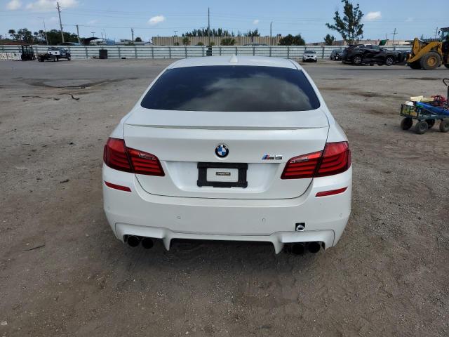 WBSFV9C51DC773838 - 2013 BMW M5 WHITE photo 6