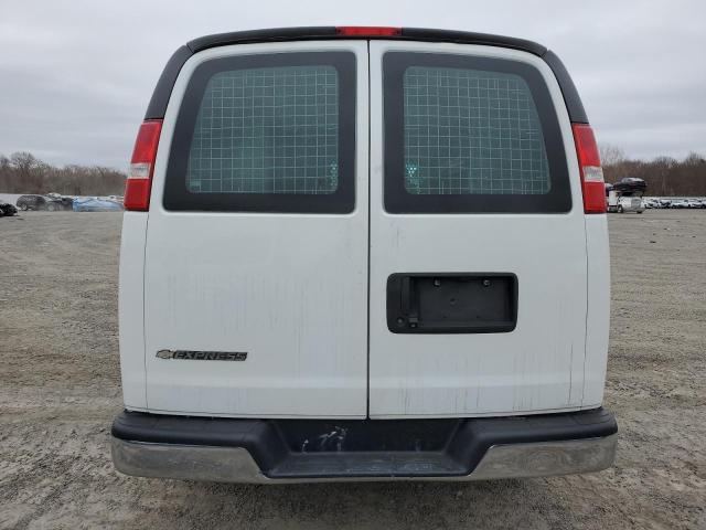 1GCWGAFP5J1194679 - 2018 CHEVROLET EXPRESS G2 WHITE photo 6