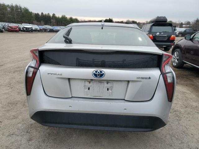 JTDKBRFU1J3073976 - 2018 TOYOTA PRIUS SILVER photo 6