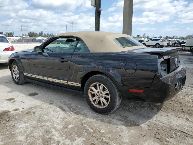 1ZVHT84N285201392 - 2008 FORD MUSTANG BLACK photo 2