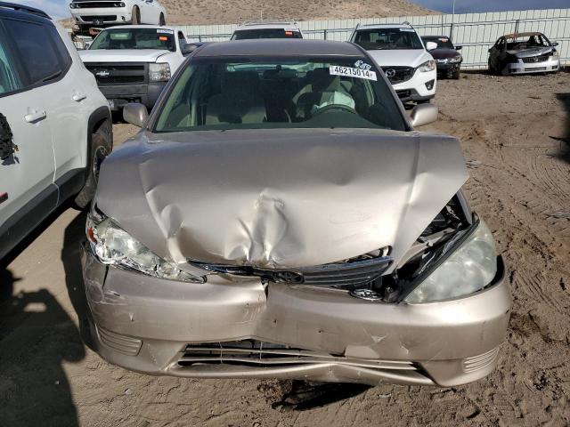 4T1BE32K35U564716 - 2005 TOYOTA CAMRY LE GOLD photo 5