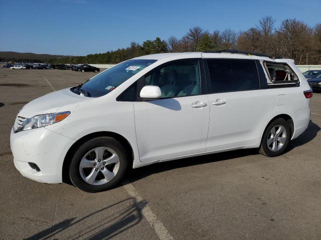 2017 TOYOTA SIENNA LE, 