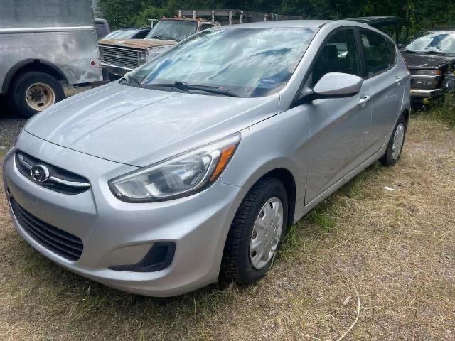 KMHCT5AE9FU209620 - 2015 HYUNDAI ACCENT GS SILVER photo 2