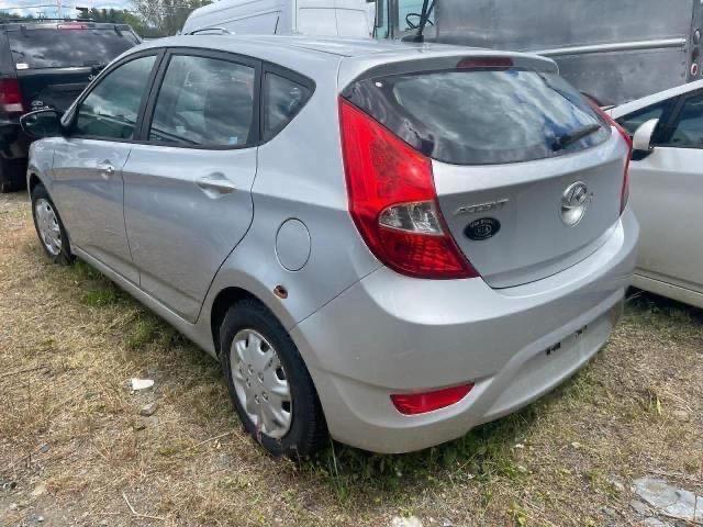 KMHCT5AE9FU209620 - 2015 HYUNDAI ACCENT GS SILVER photo 3