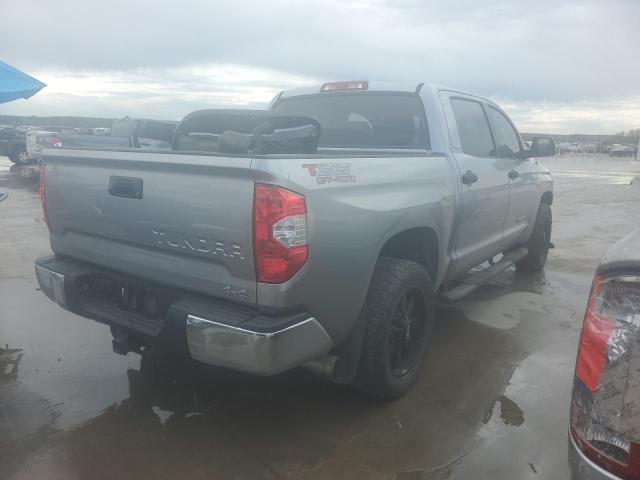 5TFDW5F10EX341037 - 2014 TOYOTA TUNDRA CREWMAX SR5 SILVER photo 3