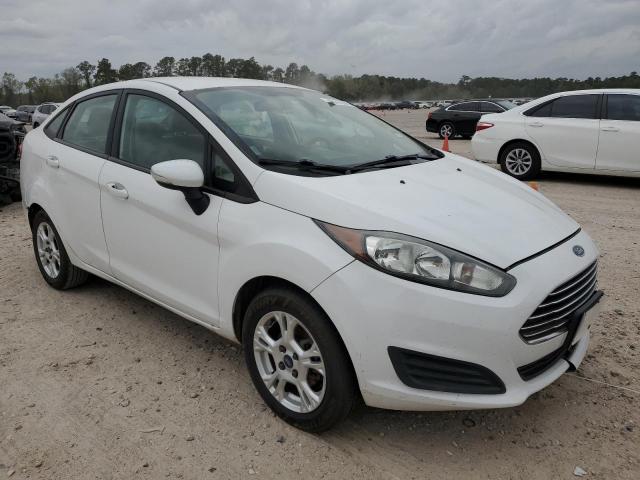 3FADP4BJ1FM121478 - 2015 FORD FIESTA SE WHITE photo 4