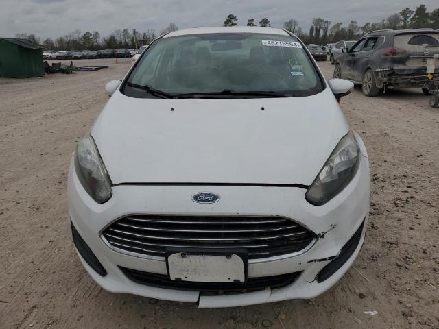 3FADP4BJ1FM121478 - 2015 FORD FIESTA SE WHITE photo 5