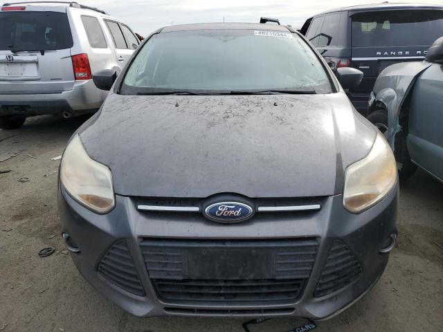 1FAHP3F20CL469798 - 2012 FORD FOCUS SE GRAY photo 5