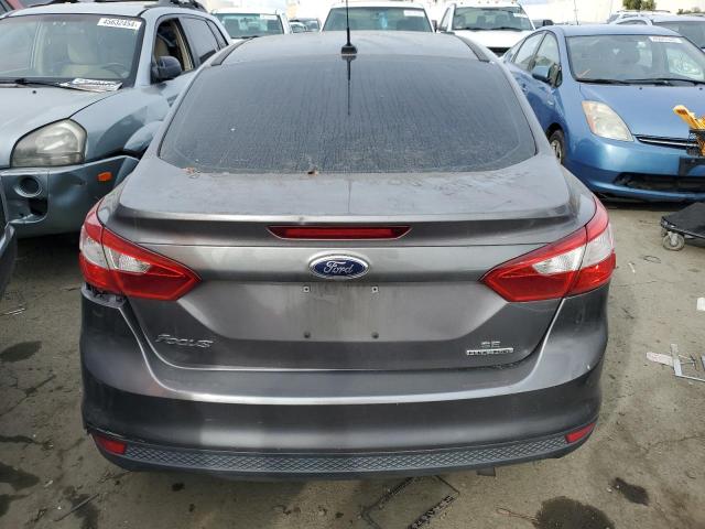 1FAHP3F20CL469798 - 2012 FORD FOCUS SE GRAY photo 6