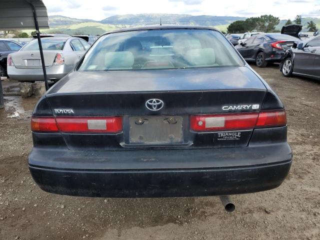 4T1BG22K1WU244848 - 1998 TOYOTA CAMRY CE BLACK photo 6