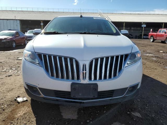 2LMDJ8JK6DBL61119 - 2013 LINCOLN MKX WHITE photo 5