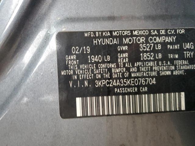 3KPC24A35KE076704 - 2019 HYUNDAI ACCENT SE GRAY photo 12