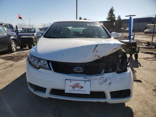 KNAFU5A25B5379561 - 2011 KIA FORTE EX WHITE photo 5