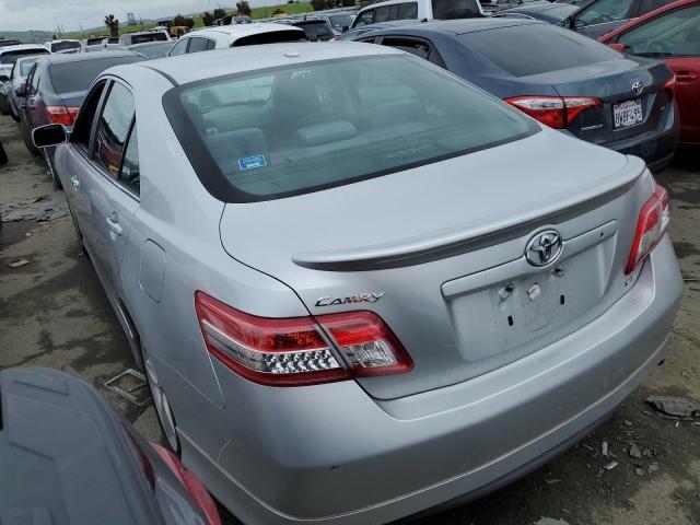 4T1BF3EK2BU647381 - 2011 TOYOTA CAMRY BASE SILVER photo 2