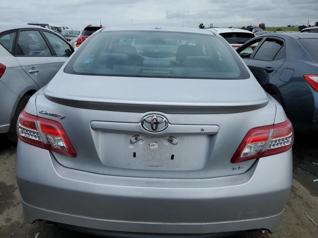 4T1BF3EK2BU647381 - 2011 TOYOTA CAMRY BASE SILVER photo 6