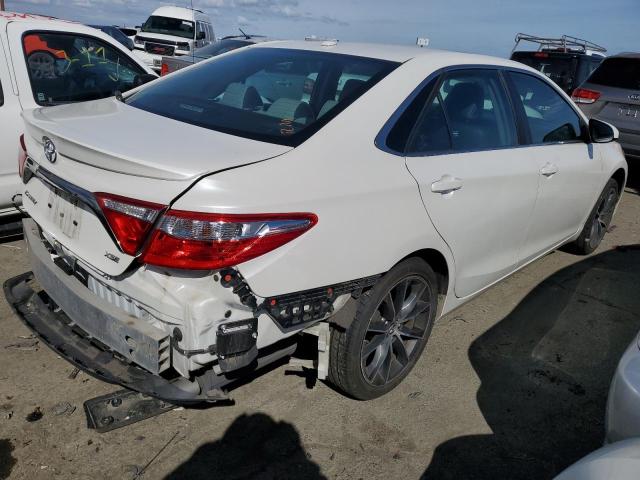 4T1BK1FK7FU556286 - 2015 TOYOTA CAMRY XSE WHITE photo 3