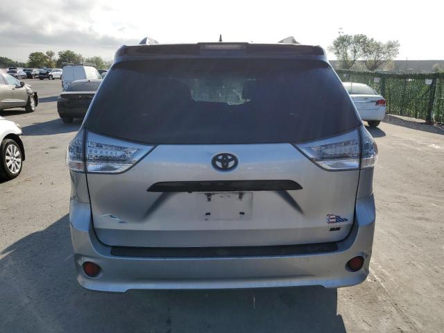 5TDXZ3DCXLS051128 - 2020 TOYOTA SIENNA SE SILVER photo 6