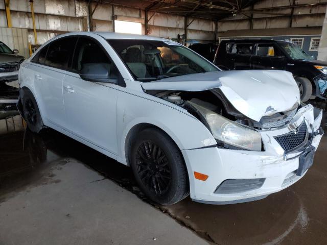 1G1PA5SH7E7375600 - 2014 CHEVROLET CRUZE LS WHITE photo 4