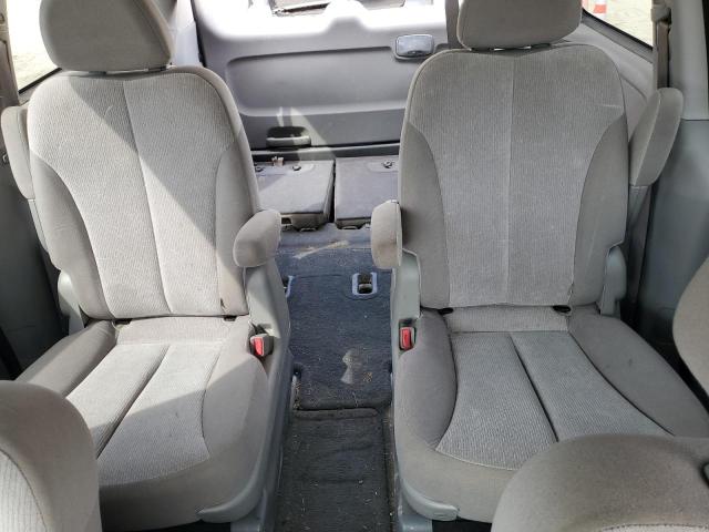 KNDMG4C71C6475882 - 2012 KIA SEDONA LX SILVER photo 10