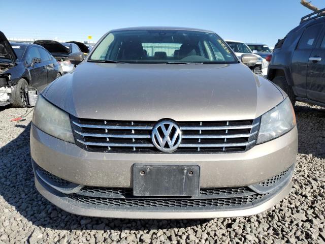 1VWBV7A34FC032501 - 2015 VOLKSWAGEN PASSAT SE TAN photo 5