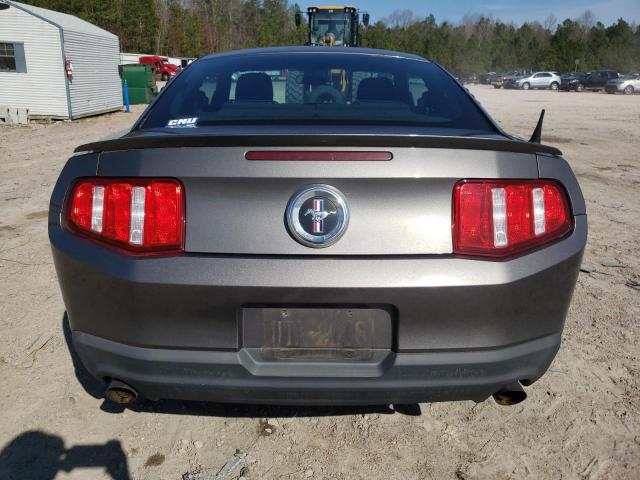 1ZVBP8AMXB5106186 - 2011 FORD MUSTANG GRAY photo 6