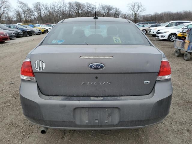 1FAHP35N69W197860 - 2009 FORD FOCUS SE GRAY photo 6